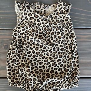 Old Navy baby bubble onesie in leopard print. 3-6 months